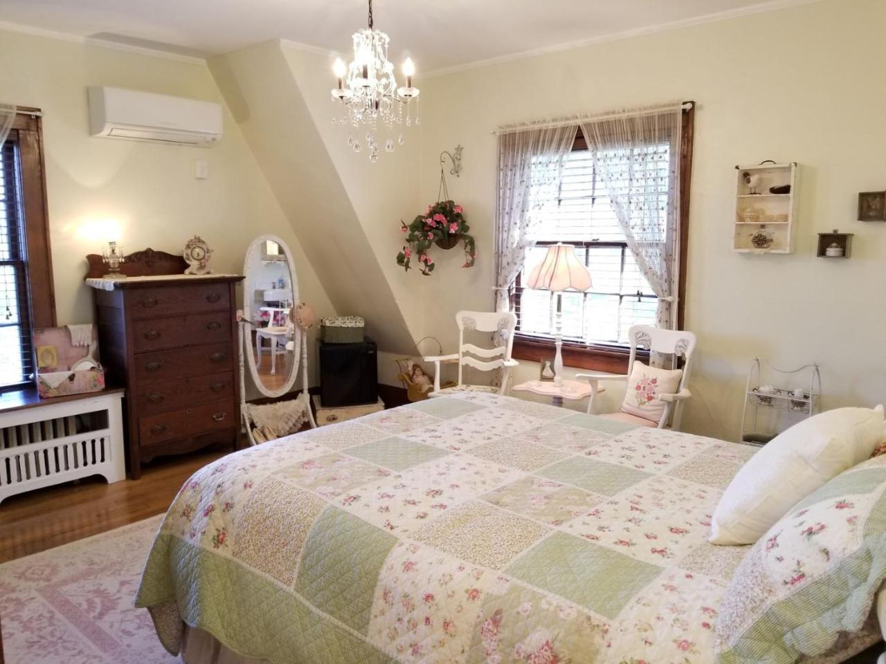 Almost Heaven Bed & Breakfast Waynesville Bagian luar foto